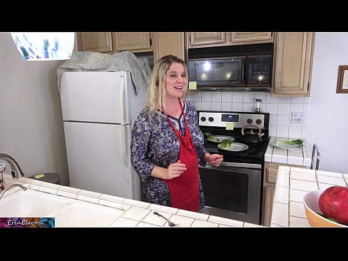 ❤️ Belle-mère qui le traie dans la cuisine avant son rendez-vous. Vidéo de baise at fr.pornxlxx.ru ﹏